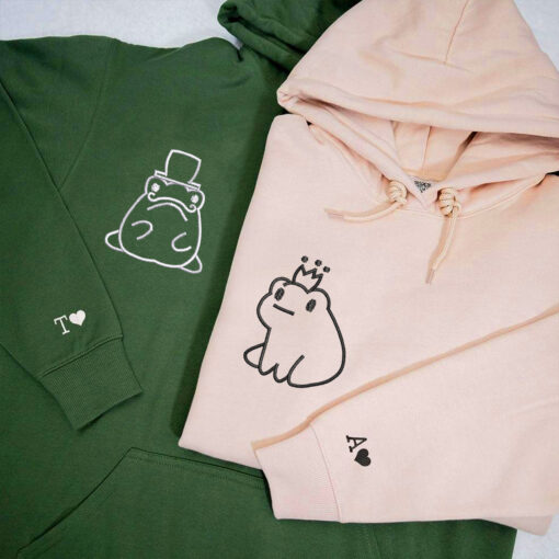 Custom Embroidered Frog King and Queen Matching Hoodies for Couples, Personalized Couple Sweatshirt, Couple Embroidered Sweatshirt, Valentine's Day Gifts Idea For Him Her - Image 2