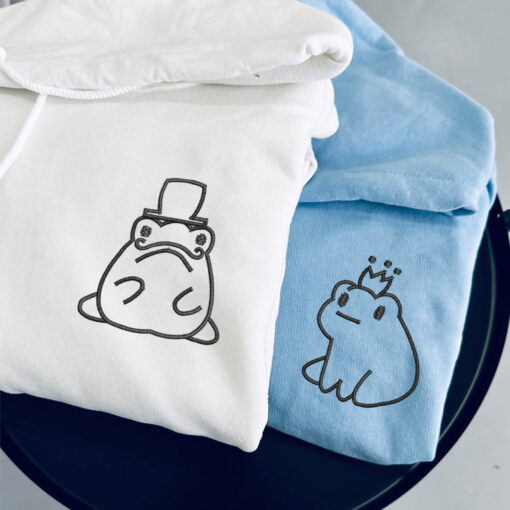 Custom Embroidered Frog King and Queen Matching Hoodies for Couples, Personalized Couple Sweatshirt, Couple Embroidered Sweatshirt, Valentine's Day Gifts Idea For Him Her - Image 7